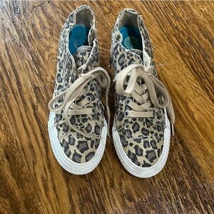 Women’s Blowfish sneakers. Size 8. Leopard print. Great condition.